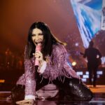 Laura Pausini Instagram - RIMINI 1. ITALY Siamo decollati We took off Despegamos Nós decolamos Nous avons décollé #laurapausinilive @lucatommassinidreamer Photo @virginiabettoja e @lucabrunetti_photo Thanks to @alessandrovigilante custom Made , @susanna_ausoni #soldout #laura30worldtour