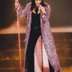 Laura Pausini Instagram - RIMINI 1. ITALY Siamo decollati We took off Despegamos Nós decolamos Nous avons décollé #laurapausinilive @lucatommassinidreamer Photo @virginiabettoja e @lucabrunetti_photo Thanks to @alessandrovigilante custom Made , @susanna_ausoni #soldout #laura30worldtour