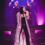Laura Pausini Instagram - RIMINI 1. ITALY Siamo decollati We took off Despegamos Nós decolamos Nous avons décollé #laurapausinilive @lucatommassinidreamer Photo @virginiabettoja e @lucabrunetti_photo Thanks to @alessandrovigilante custom Made , @susanna_ausoni #soldout #laura30worldtour