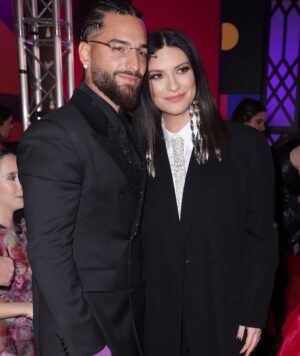 Laura Pausini Instagram - I already miss last night
Ya extraño anoche
Mi manca già ieri sera 

#latingrammy
#shakira #karolg #rauwalejandro #alejandrosanz #antoniobanderas #maluma