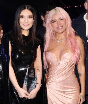 Laura Pausini Instagram - I already miss last night
Ya extraño anoche
Mi manca già ieri sera 

#latingrammy
#shakira #karolg #rauwalejandro #alejandrosanz #antoniobanderas #maluma