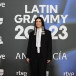 Laura Pausini Instagram - Red Carpet @latingrammys 2023! 🖤 Thanks @pppiccioli Total look: @maisonvalentino Styling: @susanna_ausoni MUAH: @rebecatfigueroa #LatinGRAMMY #LatinGrammyRedCarpet