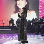 Laura Pausini Instagram - ¡Sin palabras! Speechless! Senza parole! Gracias a todos y gracias a los @latingrammys 💙 #LatinGrammy