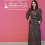 Laura Pausini Instagram - TONIGHT IS THE NIGHT! ✨ Person of the Year. 🩷 @latingrammys #LatinGRAMMY #PersonoftheYear #PersonoftheYearRedcarpet Total look: @giorgioarmani Styling: @susanna_ausoni MUAH: @rebecatfigueroa Pics: @iamjohnparra for #GettyImages