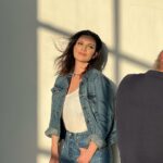 Laura Pausini Instagram - Manca una settimana esatta all’uscita di Anime Parallele! Finora avete conosciuto Un Buon Inizio, Davanti a Noi, Il primo passo sulla luna, All’amore nostro, Durare e da stanotte anche Dimora Naturale. Ma sono ancora tante le canzoni che tra 7 giorni scoprirete e sono tante anche le città del mondo nelle quali da dicembre festeggeremo il nostro trentennale insieme in concerto! Voglio annunciarvi oggi che alle due date sold out di Milano se ne aggiungono altre due: il 23 e 24 gennaio 2024. Grazie per questo amore. 🖤 Photo @yourmotherknows • ¡Falta exactamente una semana para el lanzamiento de Almas Paralelas! Hasta ahora, habéis escuchado Un Buen Inicio, Frente a Nosotros, El Primer Paso en la Luna, All’amore nostro, Durar y, a partir de esta noche, también Hogar Natural. Pero quedan aún muchas más canciones que descubriréis dentro de 7 días, y ¡también muchas ciudades alrededor del mundo en las que celebraremos juntos en concierto nuestro trigésimo aniversario, a partir de diciembre! • We are exactly one week away from the release of Anime Parallele / Almas Paralelas! So far you have listened to Un Buon Inizio / Un Buen Inicio, Davanti a Noi / Frente a nosotros, Il primo passo sulla luna / El primer paso en la luna, All'amore nostro, Durare / Durar and from tonight also Dimora Naturale / Hagar natural. But there are still many songs that in 7 days you will discover and there are also many cities around the world in which we will celebrate our 30th anniversary together in concert, starting from December! • Faltam exatamente uma semana para o lançamento de Anime Parallele! Até agora vocês ouviram Un Buon Inizio, Davanti a Noi, Il Primo Passo Sulla Luna, All'amore Nostro, Durare e depois desta noite, também Dimora Naturale. Mas ainda há muitas canções que descobrirão em 7 dias, e também muitas cidades ao redor do mundo onde vamos celebrar juntos o nosso 30° aniversário em diferentes shows, a partir de dezembro!
