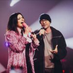 Laura Pausini Instagram - Milano, che serata indimenticabile… ❤️ Resa ancora più speciale dalla sorpresa che mi ha fatto mio fratello @biagioantonacci. Solo lui può organizzare una cosa del genere senza che io me ne accorga! Questa sera seconda data al Forum, siete pronti?