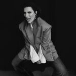 Laura Pausini Instagram - Vi avevo detto che le sorprese non sarebbero finite e con l’arrivo di questo nuovo anno ho pensato ad un modo per divertirci assieme durante il tour! Da oggi parte la caccia al tesoro in tour: in alcune delle ultime tappe italiane lascerò in giro per la città degli oggetti legati alle canzoni a sorpresa che canterò prossimamente. Vi sfido a trovarli tutti. Cosa succederà se troverete uno degli oggetti? Presto scoprirete tutto sul profilo del nostro fanclub @laura4u_official. SIETE PRONTI?! 🔍 P. s. Bologna oggi e domani saremo vostri!