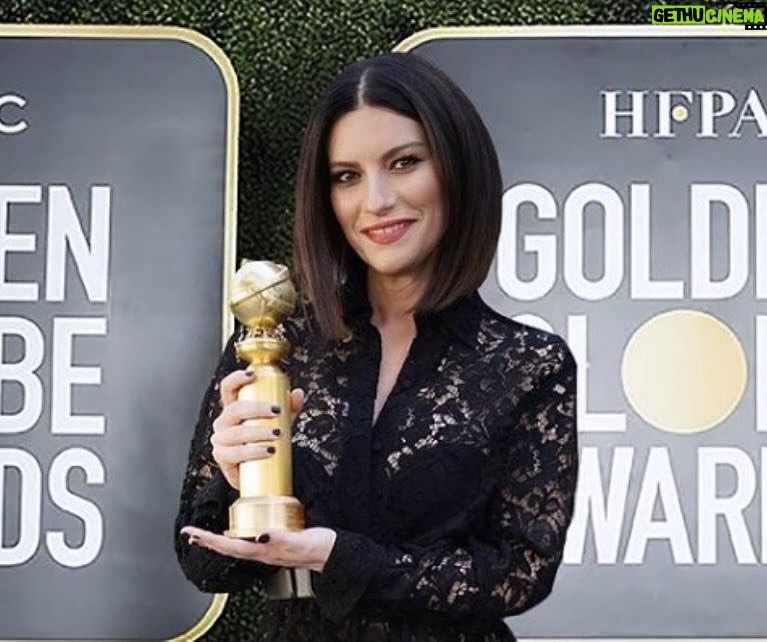 Laura Pausini Instagram - Impossibile dimenticare questa inaspettata vittoria dei Golden Globes. Eternamente grata. It is impossible to forget this unexpected victory for the Golden Globes. Eternally grateful. Es imposible olvidar esta inesperada victoria de los Globos de Oro. Eternamente agradecida. #GoldenGlobes @goldenglobes