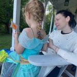 Laura Prepon Instagram - I can’t believe this was last summer! Where does the time go? #throwback to making dreamcatchers💞💫 #tbt