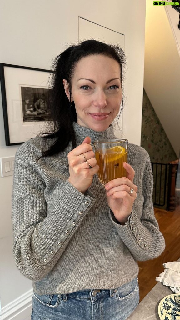 Laura Prepon Instagram - Definitely feels like winter is here in NYC, so this week I’m making a winter toddy — it’s cozy for cold nights or your Thanksgiving weekend. Cheers! #GetYourPrepOn #PrepOn