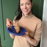 Laura Prepon Instagram - Happy early Thanksgiving!🦃 This week I’m sharing a great plant-based option for the holiday — Hasselback Sweet Potatoes🍠 I top mine with melty @vitaliteusa plant-based cheeses & some toasted hazelnuts, yum! 😋 Find this recipe and more at Vitalite.com or at the link in my bio! #VitalitePartner