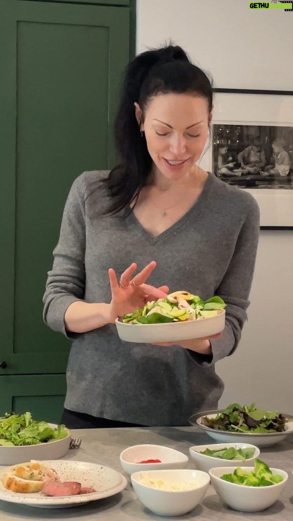 Laura Prepon Instagram - This week, #GetYourPrepOn with me as I put together a main course salad that’s perfect for everything from a quick family dinner to a crowd pleasing meal for a big group this holiday season. Enjoy! #PrepOn