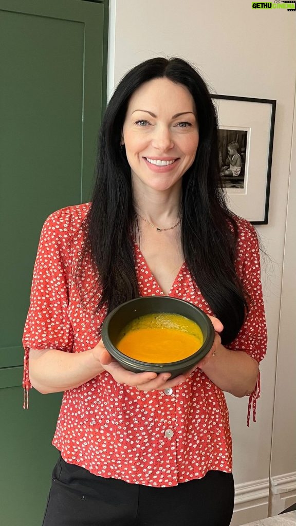 Laura Prepon Instagram - It’s officially fall!🍂 Soup season is here, so this week #GetYourPrepOn with me as I use prepped ingredients to make a fall soup. #PrepOn