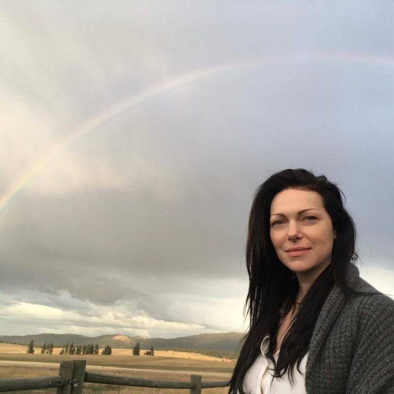 Laura Prepon Instagram - One of the worst days of my life was when I made the choice to terminate a pregnancy in the second trimester. The devastating truth is that we found out the fetus would not survive to full term, and that my life was at risk as well. At the time - I had the choice. Everyone has their own story for seeking out this medical procedure and I empathize with anyone who’s been faced with this impossible decision. I am praying for all of us, that we can get through this challenging time and regain agency over our own bodies.