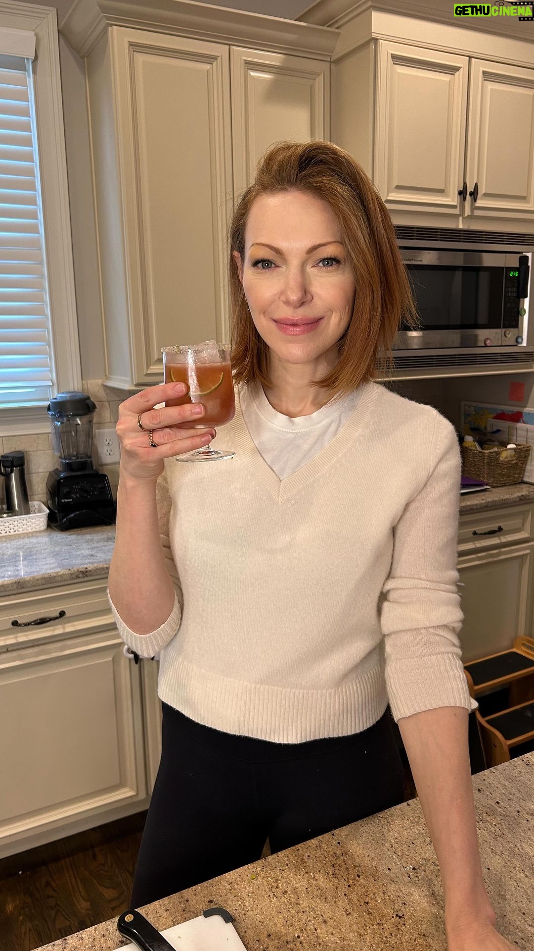Laura Prepon Instagram - #GetYourPrepOn for the holidays with this seasonal twist on a margarita!🎄 Happy Holidays, cheers! #PrepOn