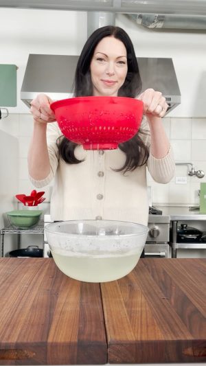 Laura Prepon Instagram - My @preponkitchen mixing bowls are oven safe! #GetYourPrepOn by mixing your pasta, sauce, meat, & cheese, then put it straight into the oven for a yummy pasta bake! Have leftovers? Pop on the silicone lid & put it in the fridge! #PrepOn