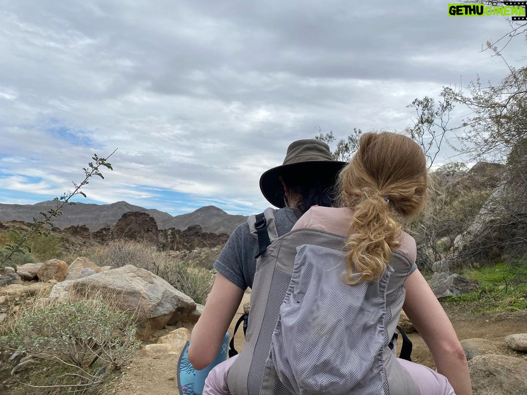 Laura Prepon Instagram - Piggyback hike 💫🌞💓