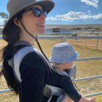 Laura Prepon Instagram - On the farm with my little one. 🐴💓