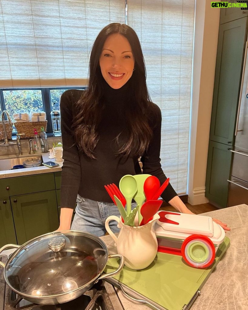 Laura Prepon Instagram - Hope you all had a great holiday weekend! Don’t forget, @PrepOnKitchen is the perfect place to go as you #GetYourPrepOn for holiday cooking, or as you pick up gifts for everyone from the beginner home chef to the pros! Check out my full line now at PrepOnKitchen.com #PrepOn