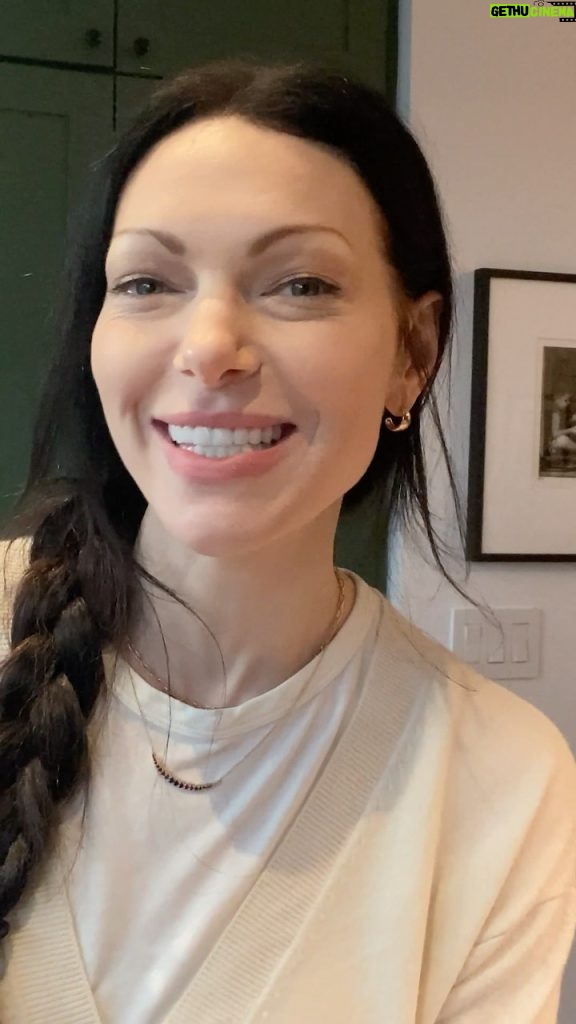 Laura Prepon Instagram - Hey guys! #GetYourPrepOn with me as I batch cook chicken for meals throughout the week. It’s a quick family staple that helps me prep healthy meals in advance! #PrepOn