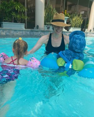 Laura Prepon Instagram - #throwback to kiddo swim lessons! #summervacation #tbt