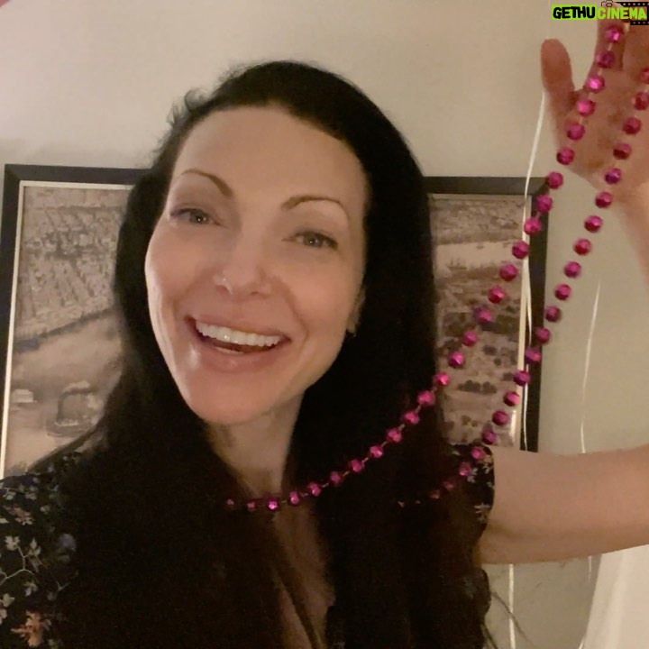 Laura Prepon Instagram - Hey guys! On the road, so no cooking video this week, but I’ll share some things from the trip soon! Hope you’re also able to have some good family time this summer💞 #PrepOn #GetYourPrepOn