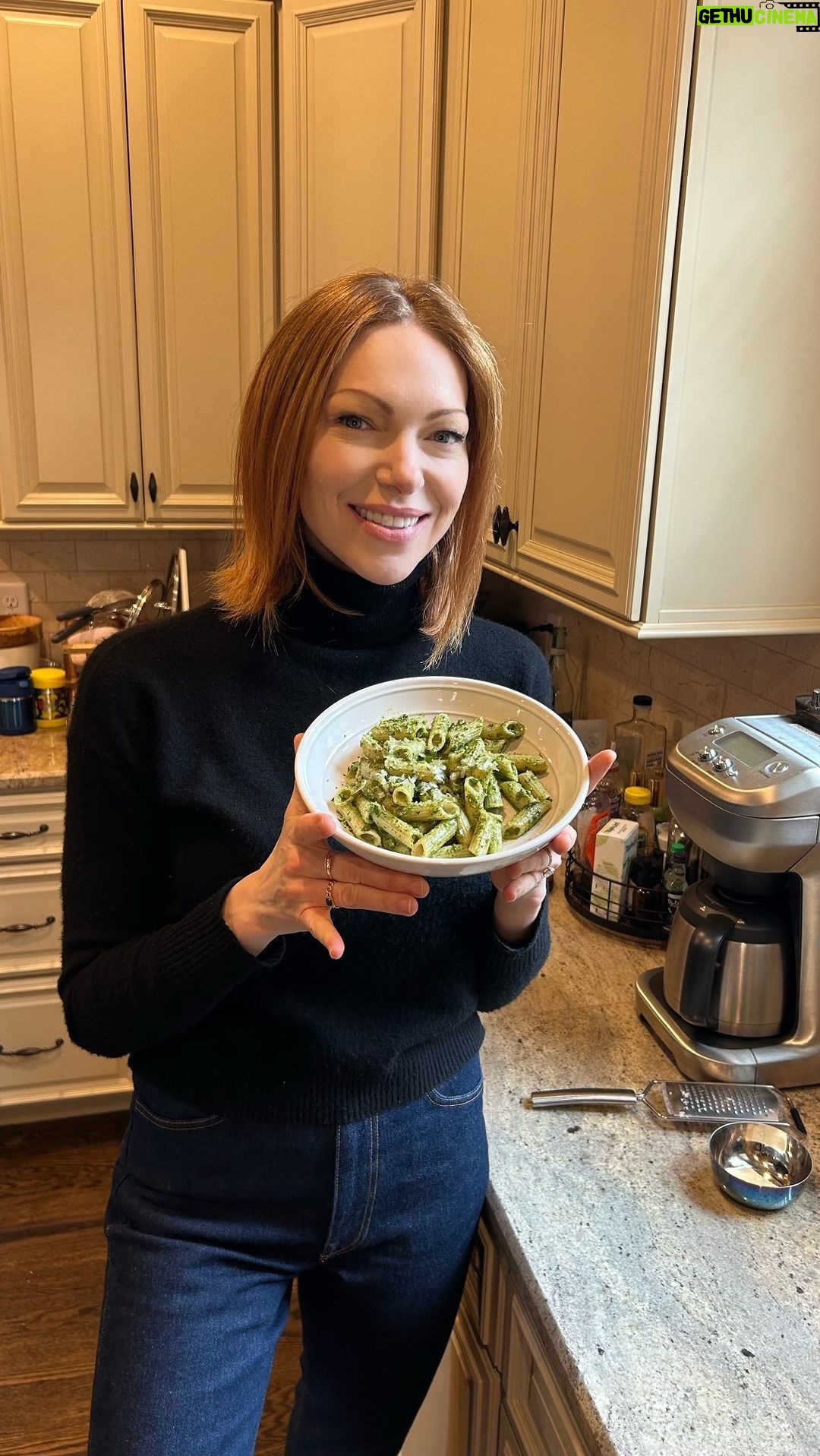 Laura Prepon Instagram - This week, #GetYourPrepOn with me as I make a pesto pasta using prepped ahead ingredients - made with my spiced nuts recipe.😋 #PrepOn