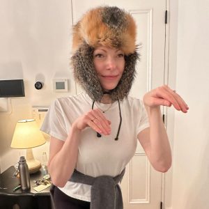Laura Prepon Instagram - Trying to pick my Valentine’s date night look! 🙆🏻‍♀️…I’ll keep workin’ on it😆
