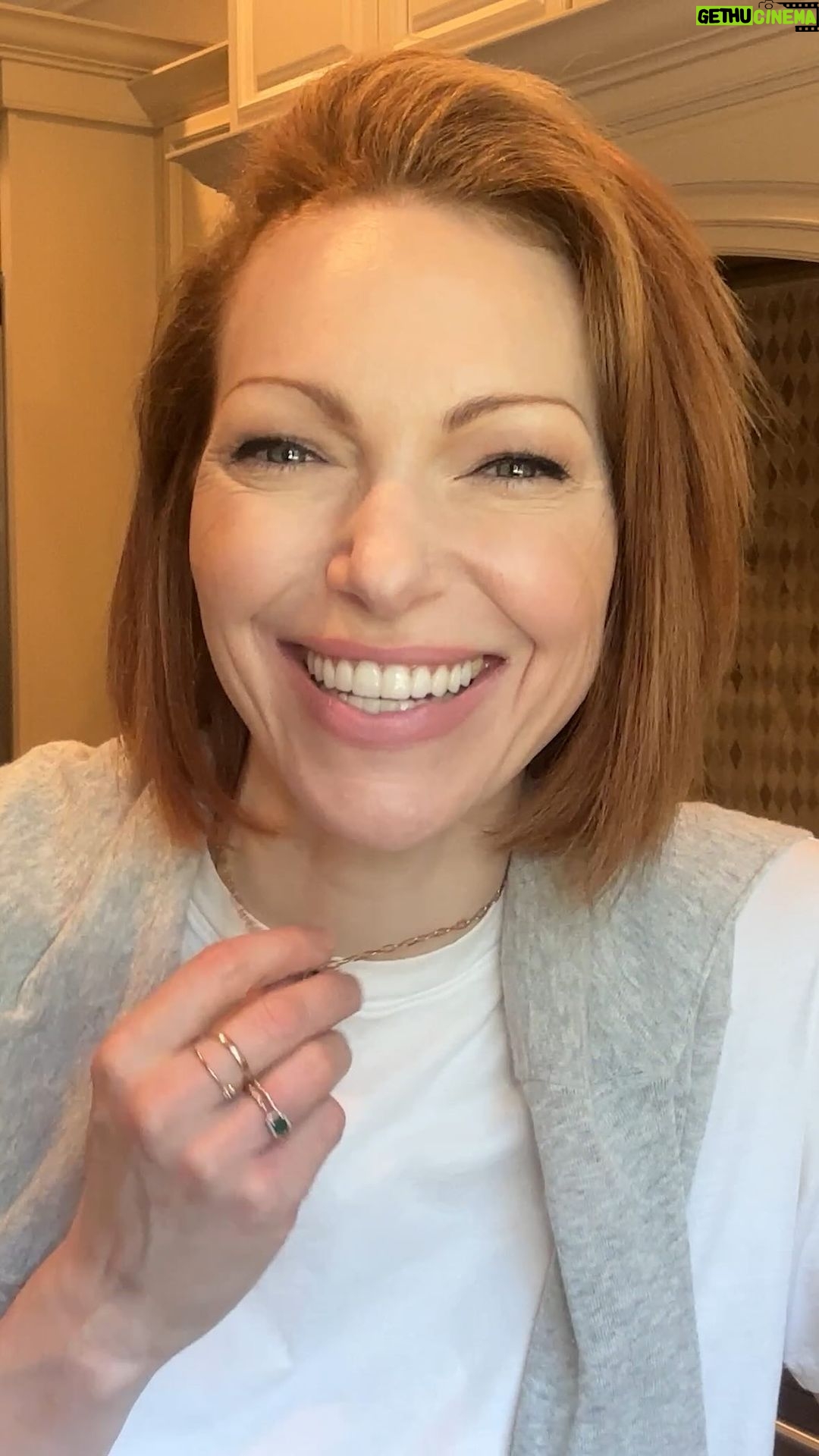 Laura Prepon Instagram - #GetYourPrepOn with me while I put together a last minute meal for my family. Try a prep ahead main course salad!🥗 #PrepOn