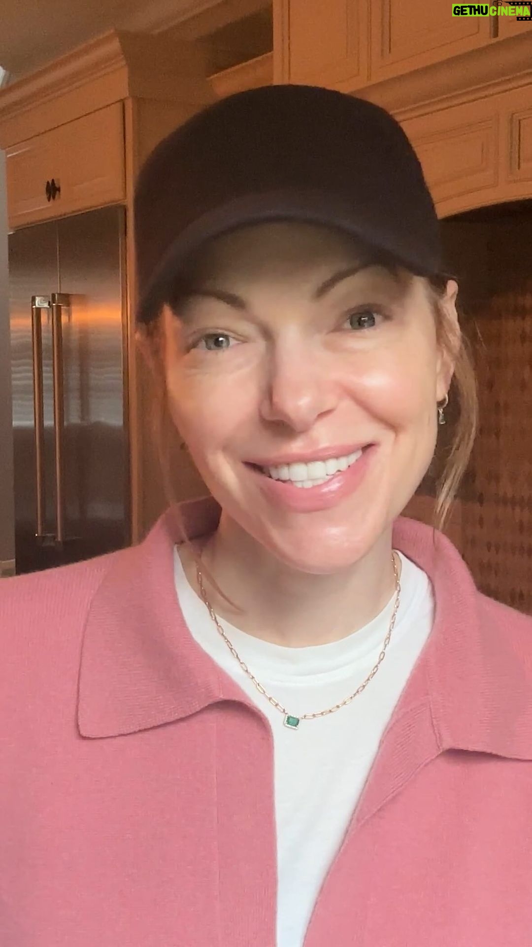 Laura Prepon Instagram - What to do on a rainy summer day? Hang out with me and my kiddos while we do some rainy day activities! What do you guys do when you can’t bring the littles outside? #GetYourPrepOn #PrepOn