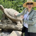 Laura Prepon Instagram - Sunday Funday with the fam! Botanical gardens & a BBQ. 😋What do you like to do with fam and friends to connect over the summer?☀️