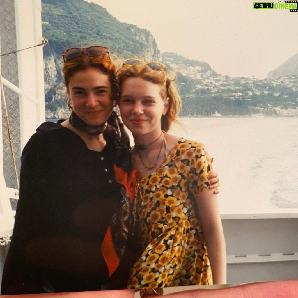 Laura Prepon Instagram - #throwback to some serious 90s vibes with my sister 👯‍♀️ #tbt