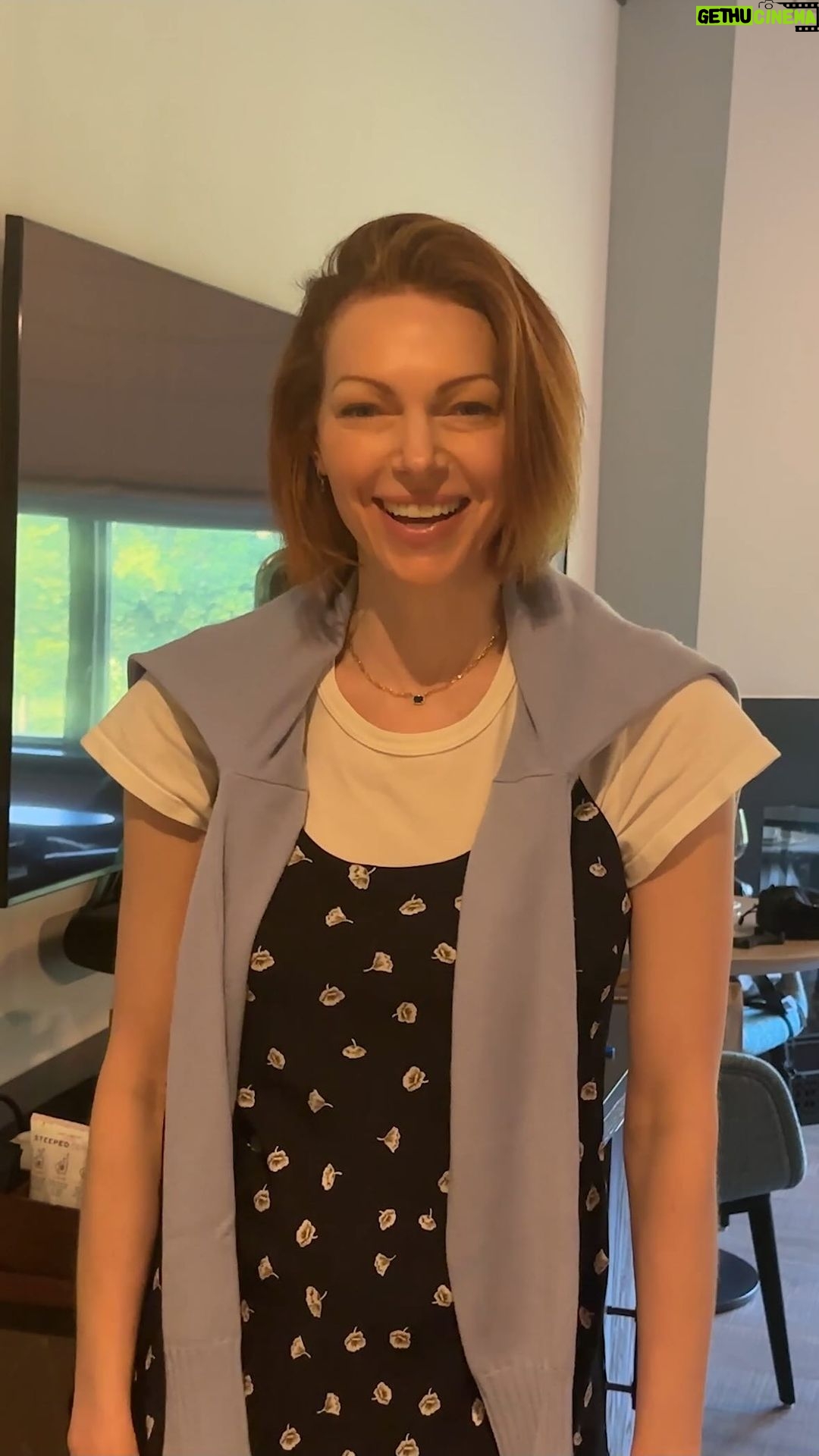 Laura Prepon Instagram - #GRWM for Date Night — Part 2 #GetYourPrepOn with me as I show you my go-to basics to get out of the house quickly. 💫💄#PrepOn