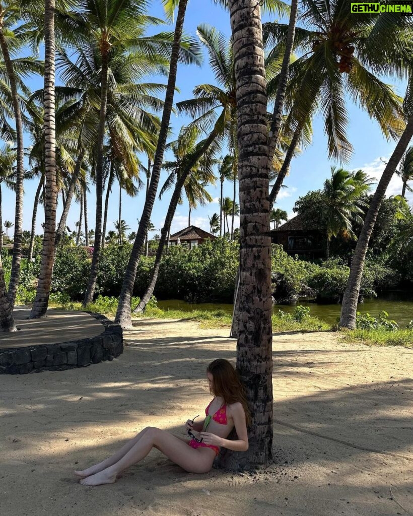 Lauren Orlando Instagram - me on the beach The Big Island, Hawaii
