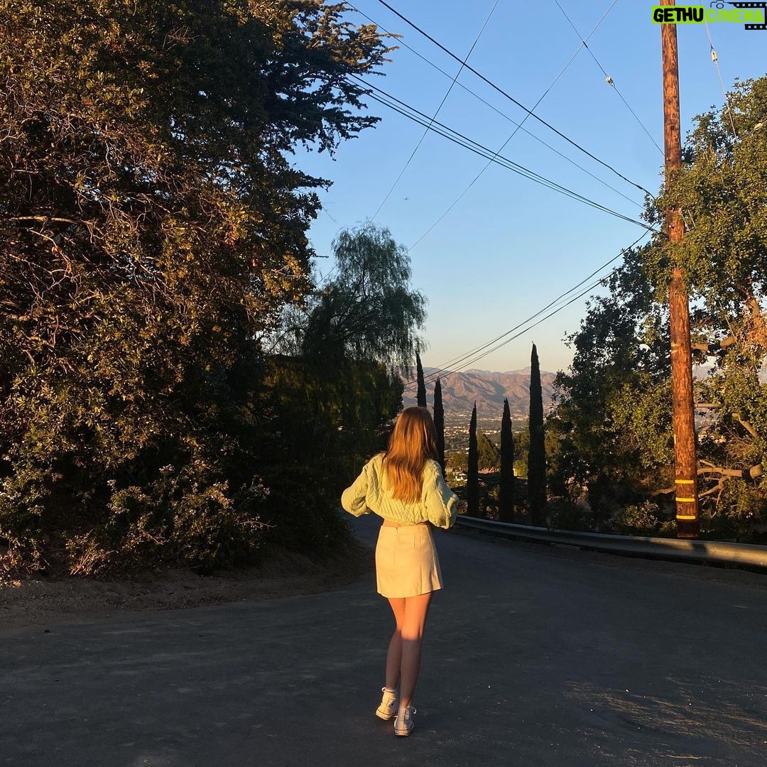 Lauren Orlando Instagram - sweater weather
