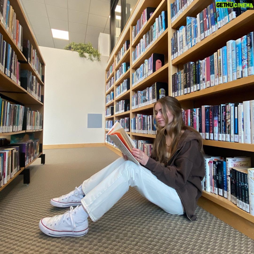 Lauren Orlando Instagram - learning how to read