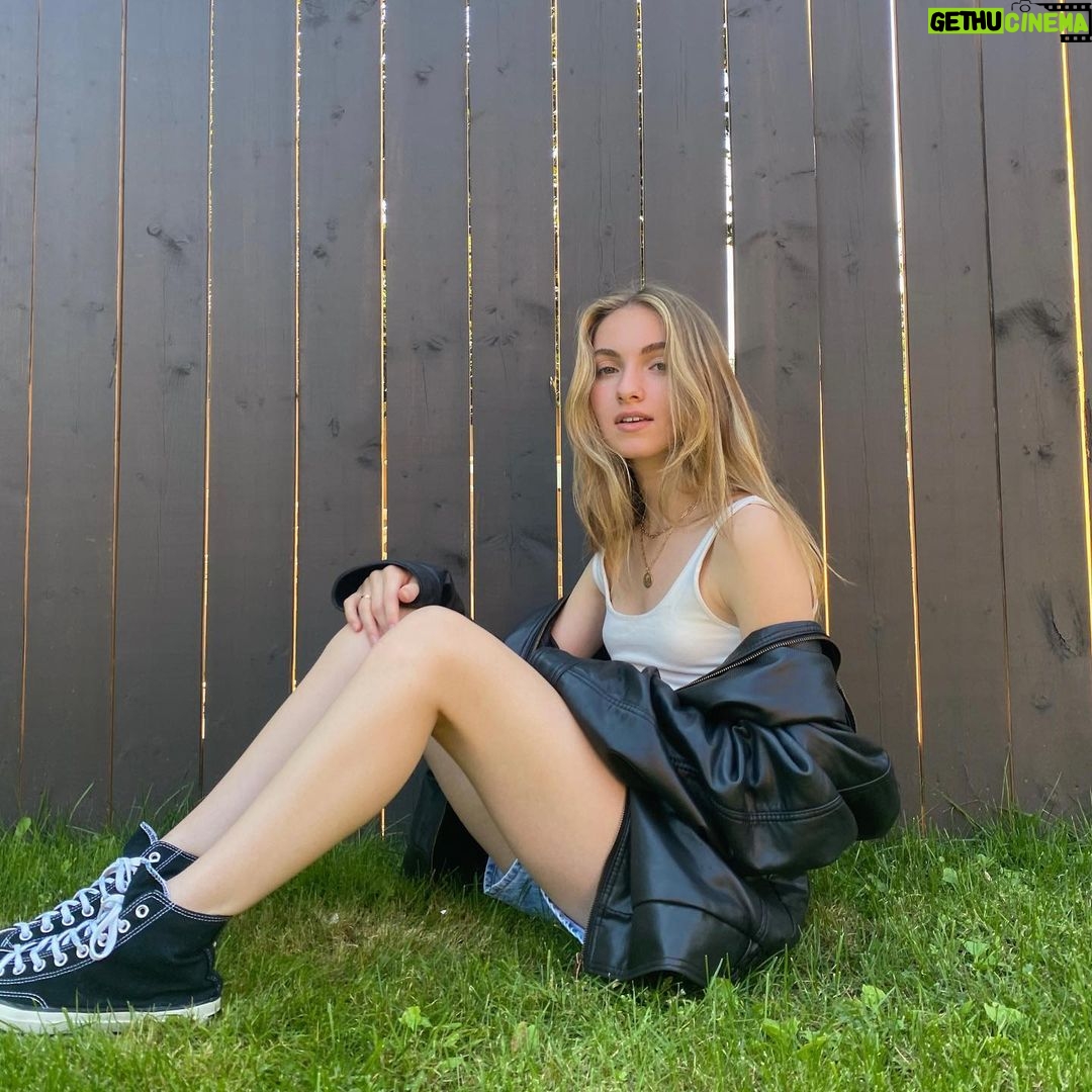 Lauren Orlando Instagram - garden party 2.0