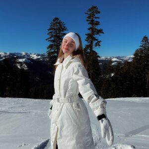 Lauren Orlando Instagram - catching up with each other and nature in @canadagoose ‘s HUMANATURE capsule – their most sustainable collection to date #LiveInTheOpen