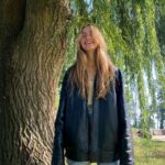 Lauren Orlando Instagram – how’s the weather down there?
