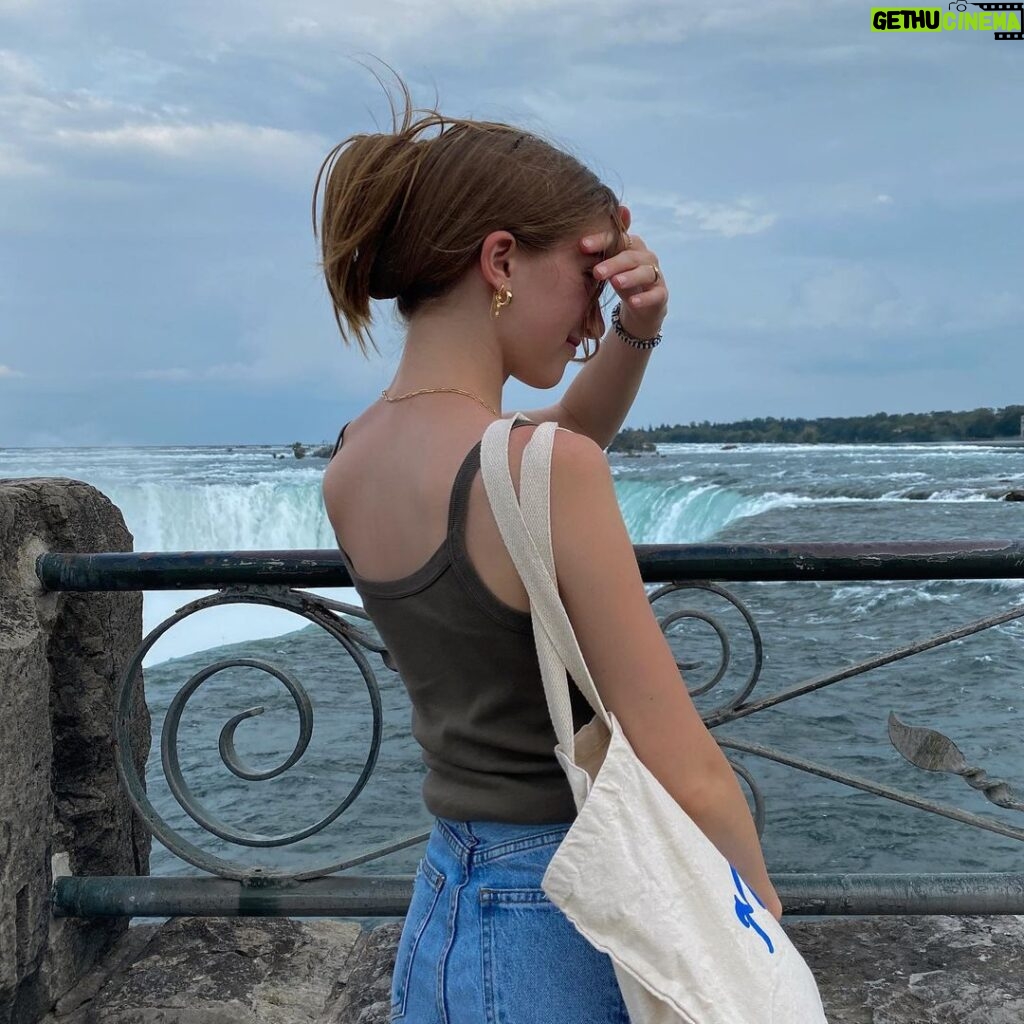 Lauren Orlando Instagram - the other day ❣️ Niagra Falls, Canada