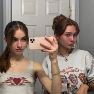 Lauren Orlando Instagram - happy birthday angel 🤎

i can’t believe you’re 17!!! thank you for all the fun memories (pls get your license so we can make more)!! i love you forever & always