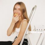 Lauren Orlando Instagram - snacking 🍑 @sisedrummond