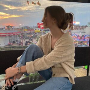 Lauren Orlando Instagram - the other day ❣️