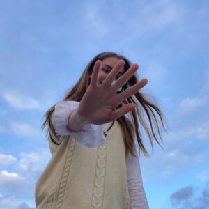 Lauren Orlando Instagram - happy friday 🧸