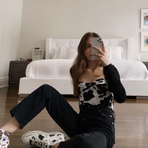 Lauren Orlando Instagram - 🐮🤎