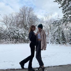 Lauren Orlando Instagram - merry christmas friends 💟