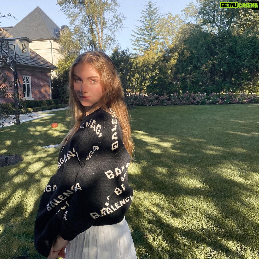 Lauren Orlando Instagram - “crisp air hits different” - darian