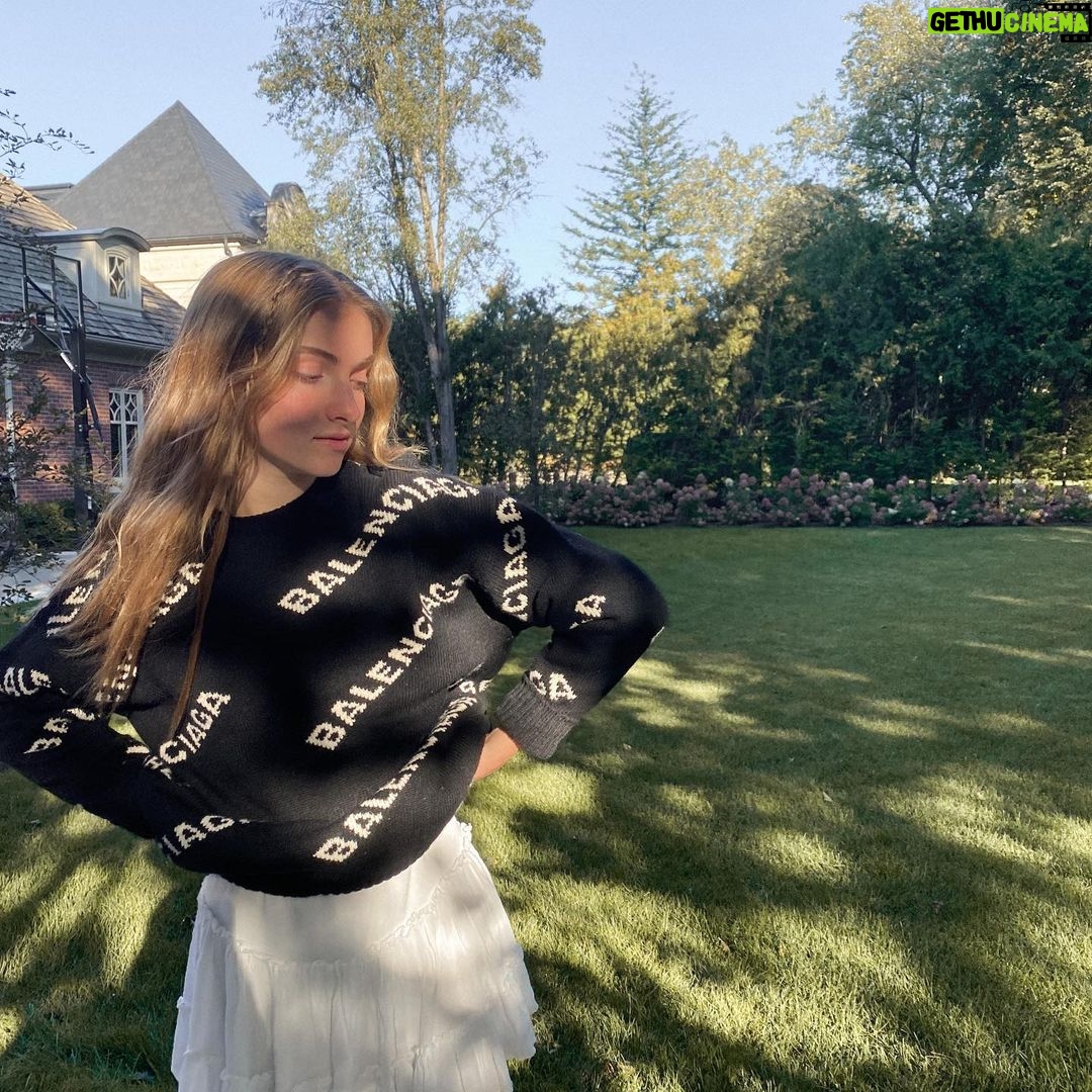 Lauren Orlando Instagram - “crisp air hits different” - darian