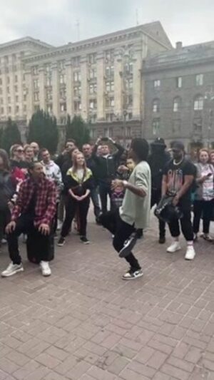 Laurent Bourgeois Instagram - Just a little reminder of the impact #hiphop has had worldwide. No matter what country you were born in, the color of your skin, your religion, your age, your gender … we are all United by the music and the culture. Real #hiphop Unites the world. The connection is real @lestwinsoff @lestwinson @kapela_officiel @emmanuelwhajah @djnastynas @officiallestwins @hennessy #moveoutloud