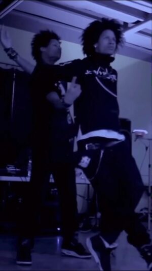 Laurent Bourgeois Instagram - Throwback 🔥 
•
•
•
•
•
•
• 🎥 edit: @liaest1 🎵:#jayz #tbt #throwbackthursday #lestwins #dance #lestwinsclique
